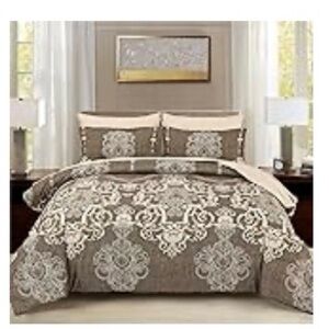 New !!!Damask Queen comforter set . New, neutral tones.